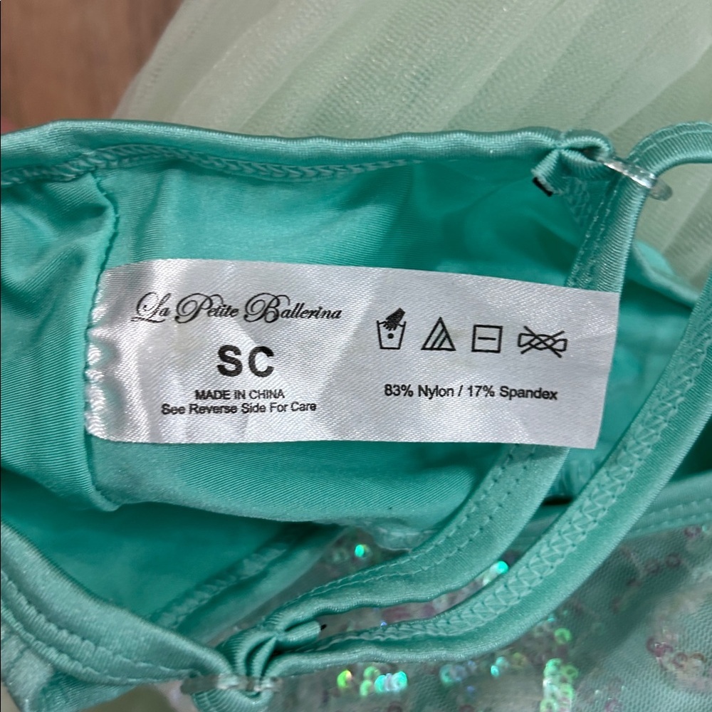 La Petite Ballerina costume size SC beautiful turquoise & green sequined w/bow - Picture 12 of 12
